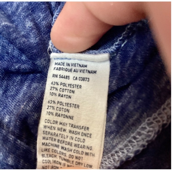 American Eagle Vneck - Picture 5 of 5